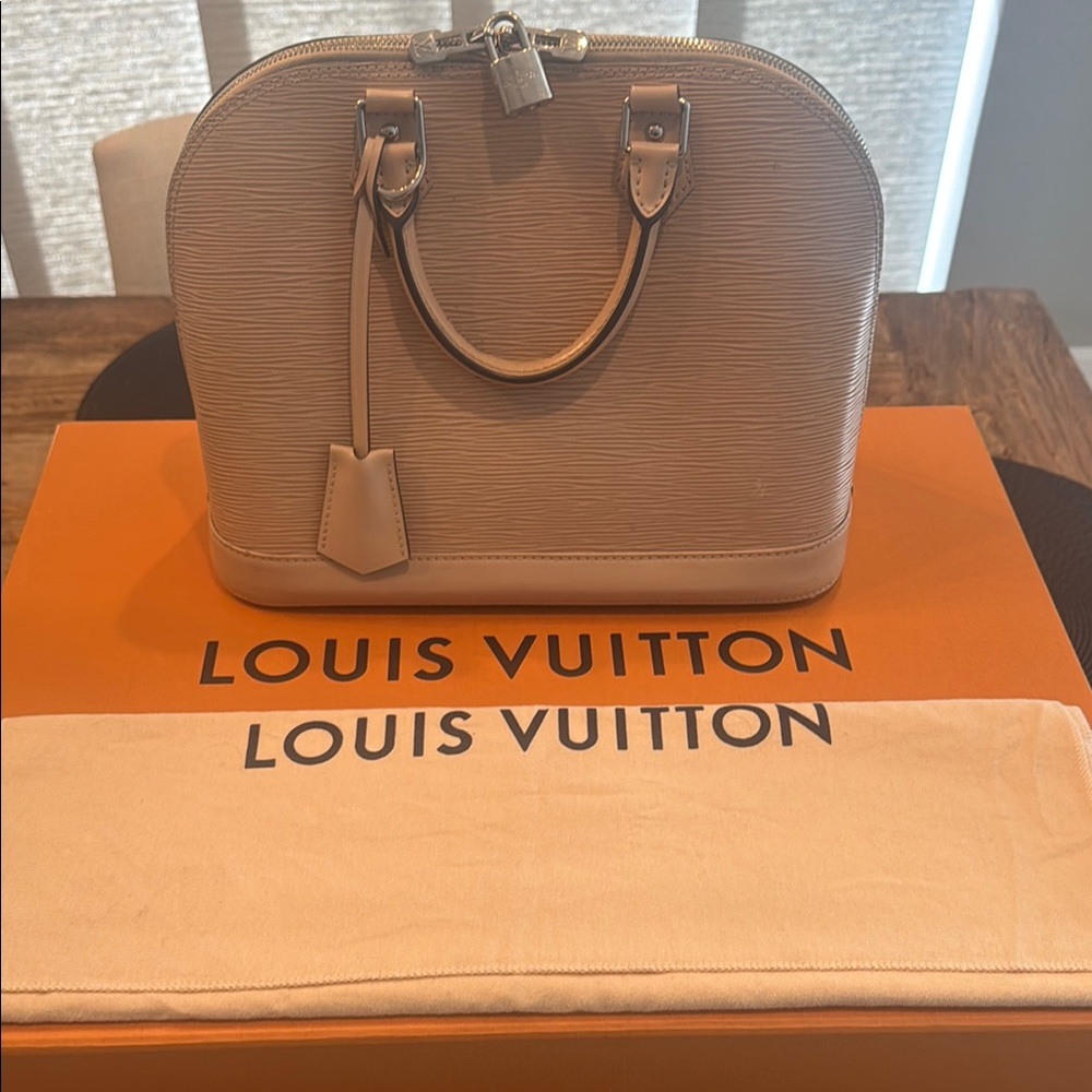 Louis Vuitton Beige Handbag
